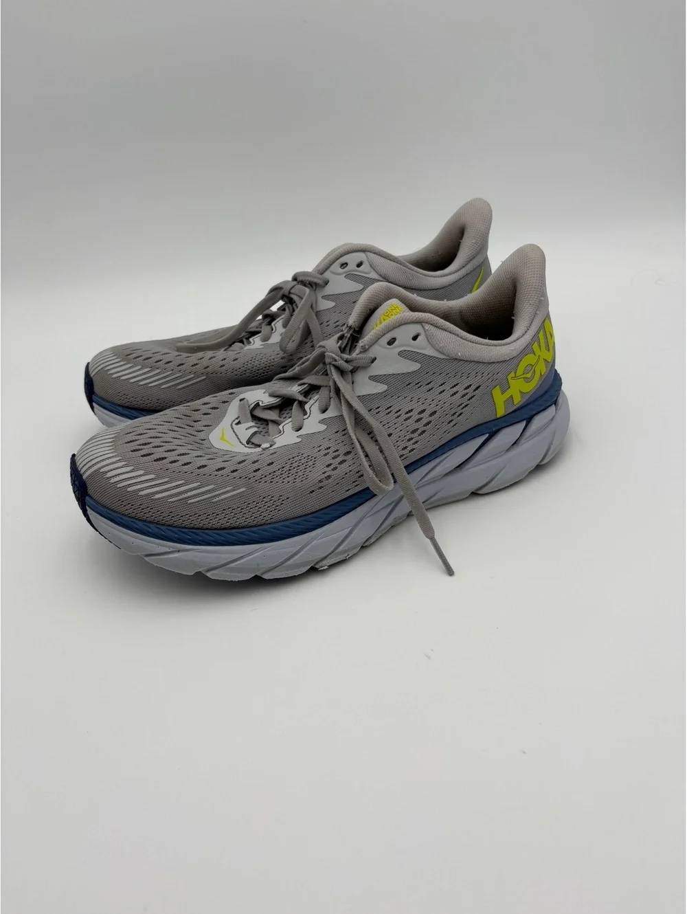 Hoka Clifton 7 $180 Woman’s 9 One One Gray Running Shoes with Yellow Logo